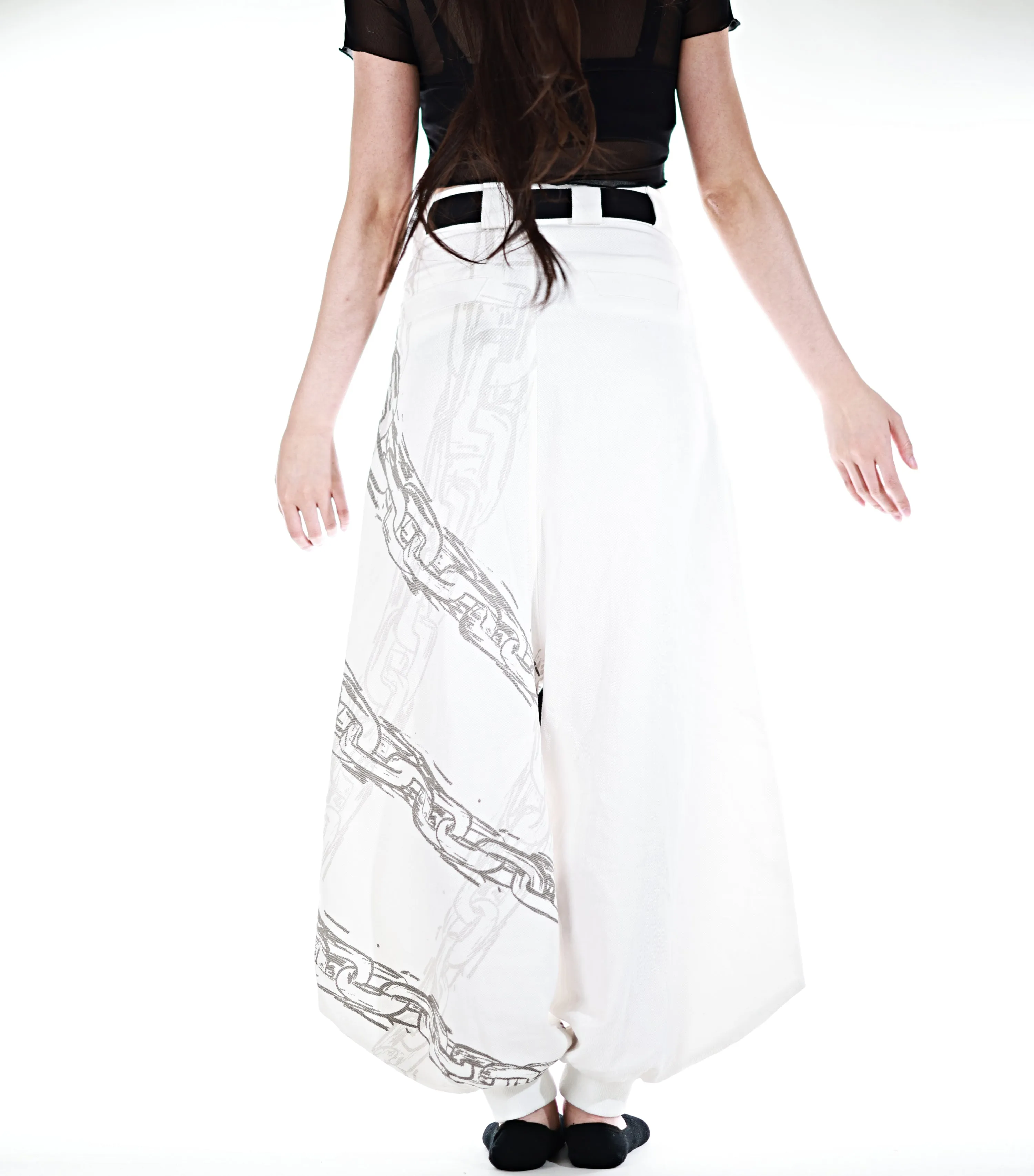 Stylish Chain-Link Pants - Preorder Now!