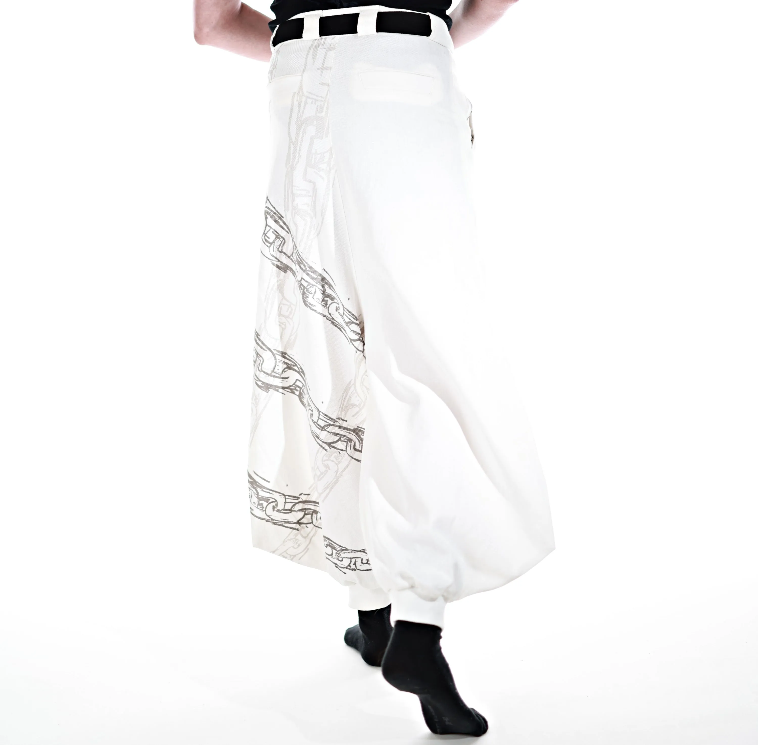 Stylish Chain-Link Pants - Preorder Now!