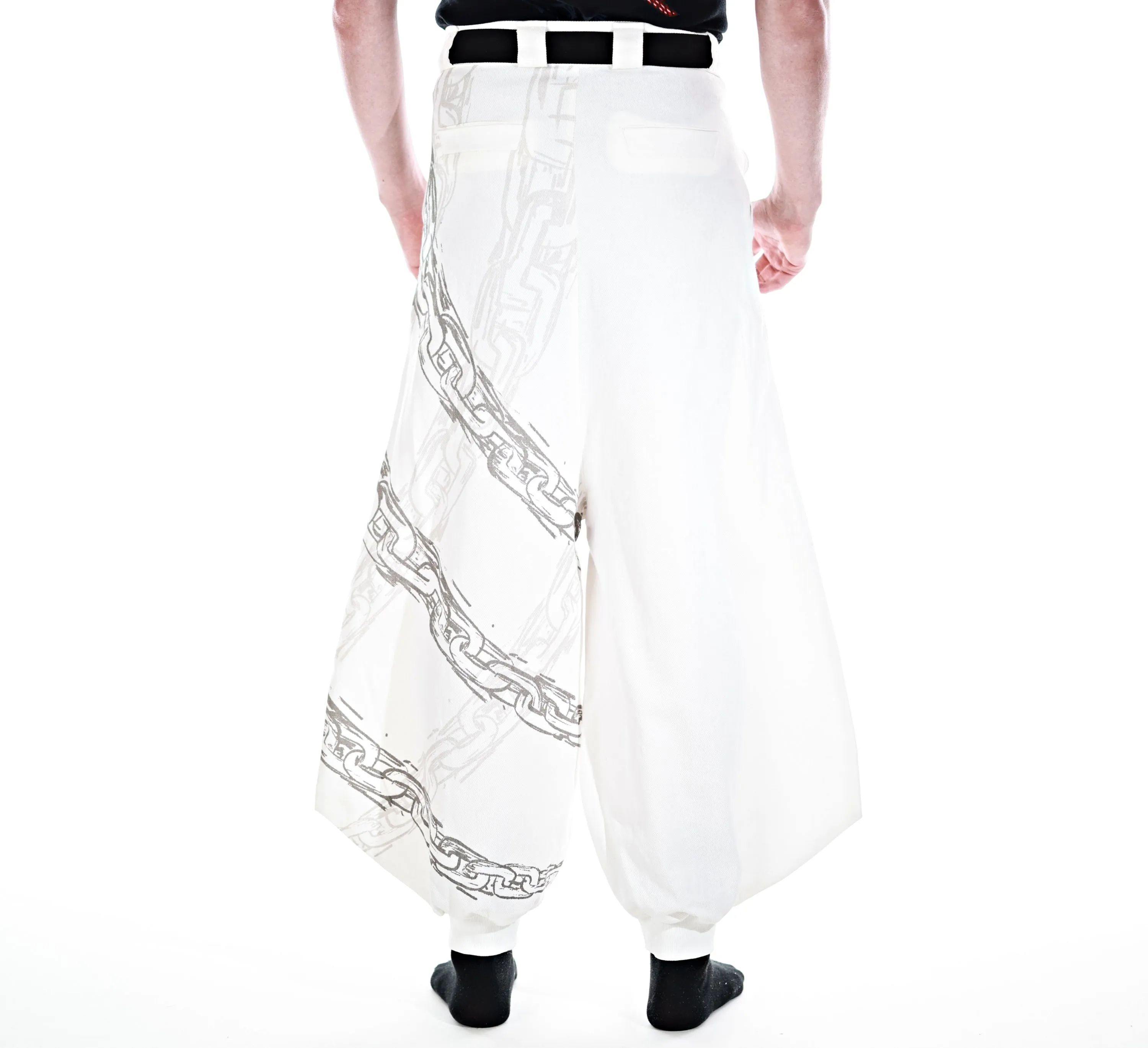 Stylish Chain-Link Pants - Preorder Now!