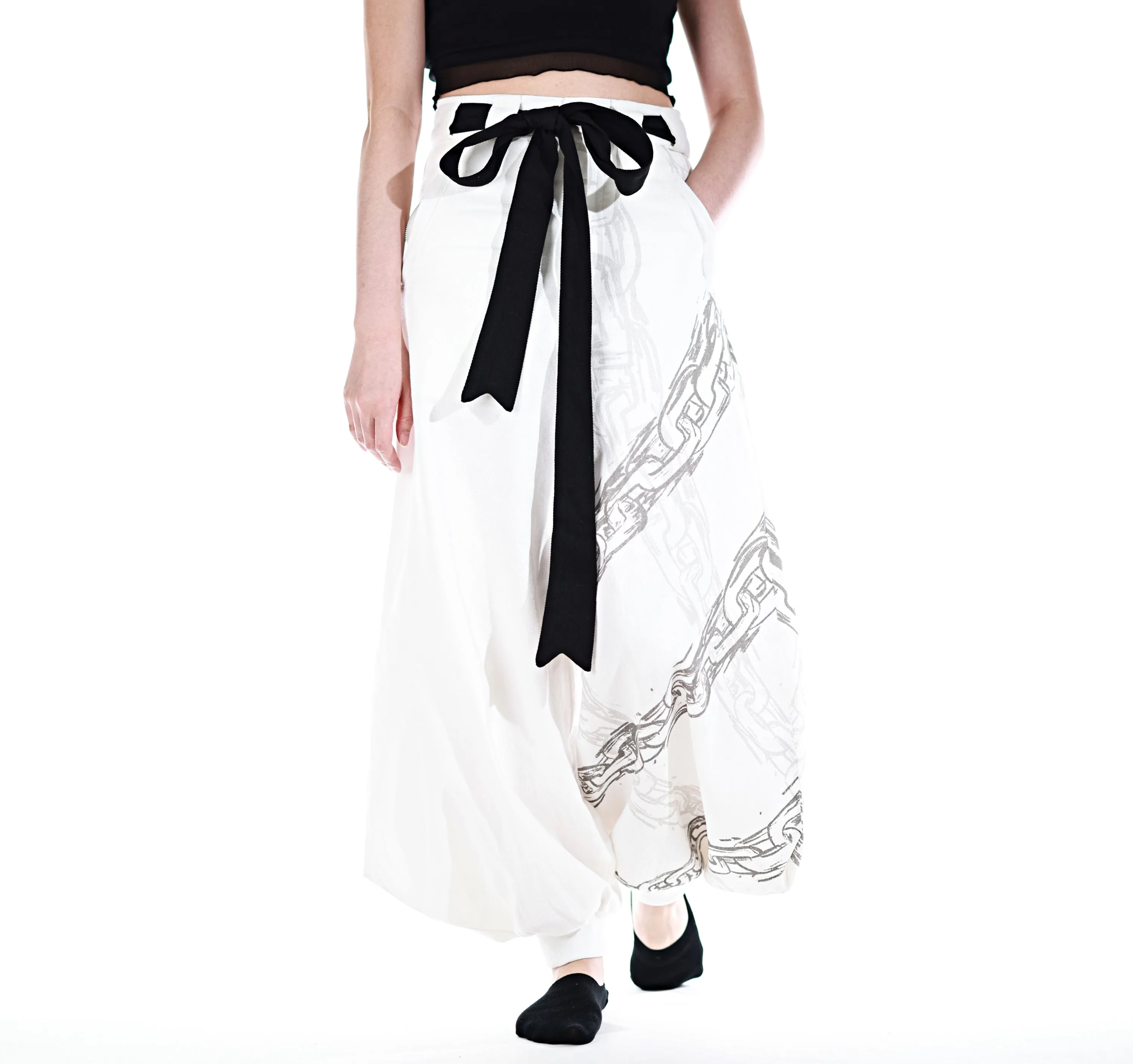 Stylish Chain-Link Pants - Preorder Now!