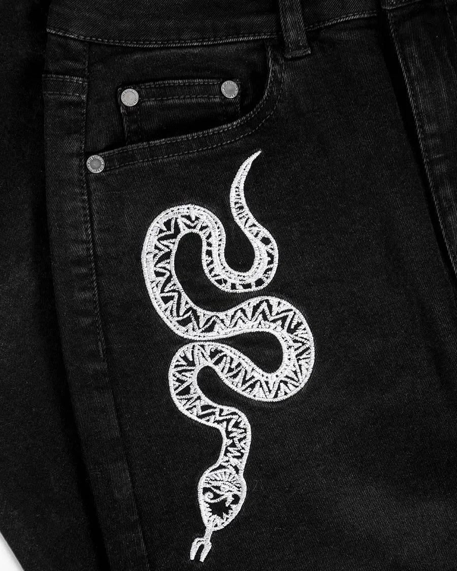 Certainly! To optimize the title of the product Eden Jeans, we can add descriptors that highlight key features such as style, fit, color, and material. Heres an optimized title:

**Eden High-Waisted Distressed Denim Jeans for Women - Stylish and Comfortable Everyday Wear**

Let me know if you would like more variations or specific features included!