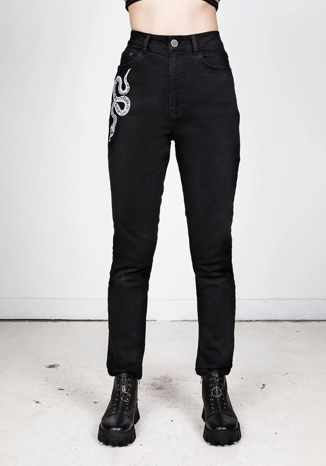 Certainly! To optimize the title of the product Eden Jeans, we can add descriptors that highlight key features such as style, fit, color, and material. Heres an optimized title:

**Eden High-Waisted Distressed Denim Jeans for Women - Stylish and Comfortable Everyday Wear**

Let me know if you would like more variations or specific features included!